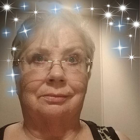 Meet your Posher, Sandy - Picture 1 of 1